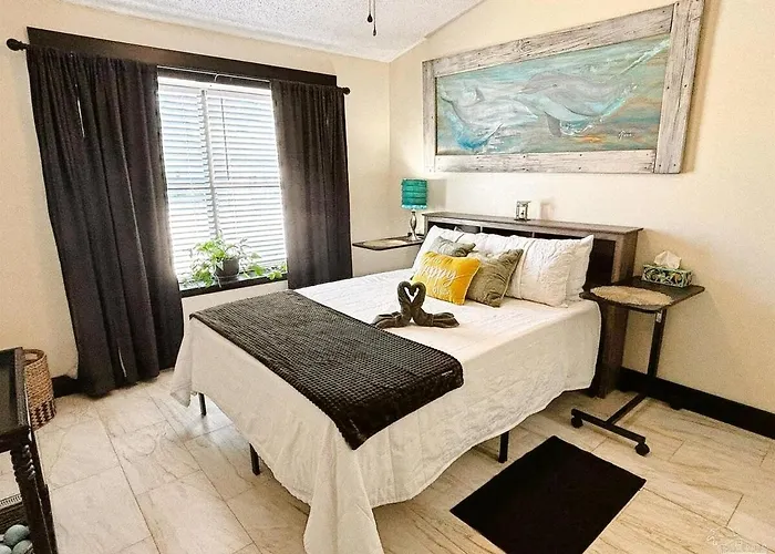 2 Bedroom Ocean Retreat Nas Gulf Shores * Pensacola